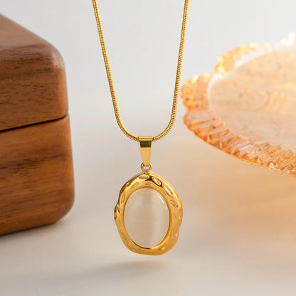 18K Gold Luxe Oval Necklace