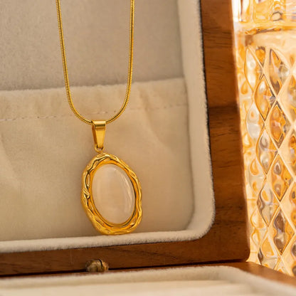 18K Gold Luxe Oval Necklace
